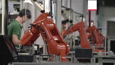 Industrielle robotter gør det muligt for fastenere og andre virksomheder at r...