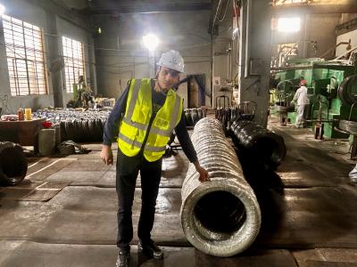 Marokkanske kunder udfører inspektion på-stedet hos Aotian Steel og er vidne ...